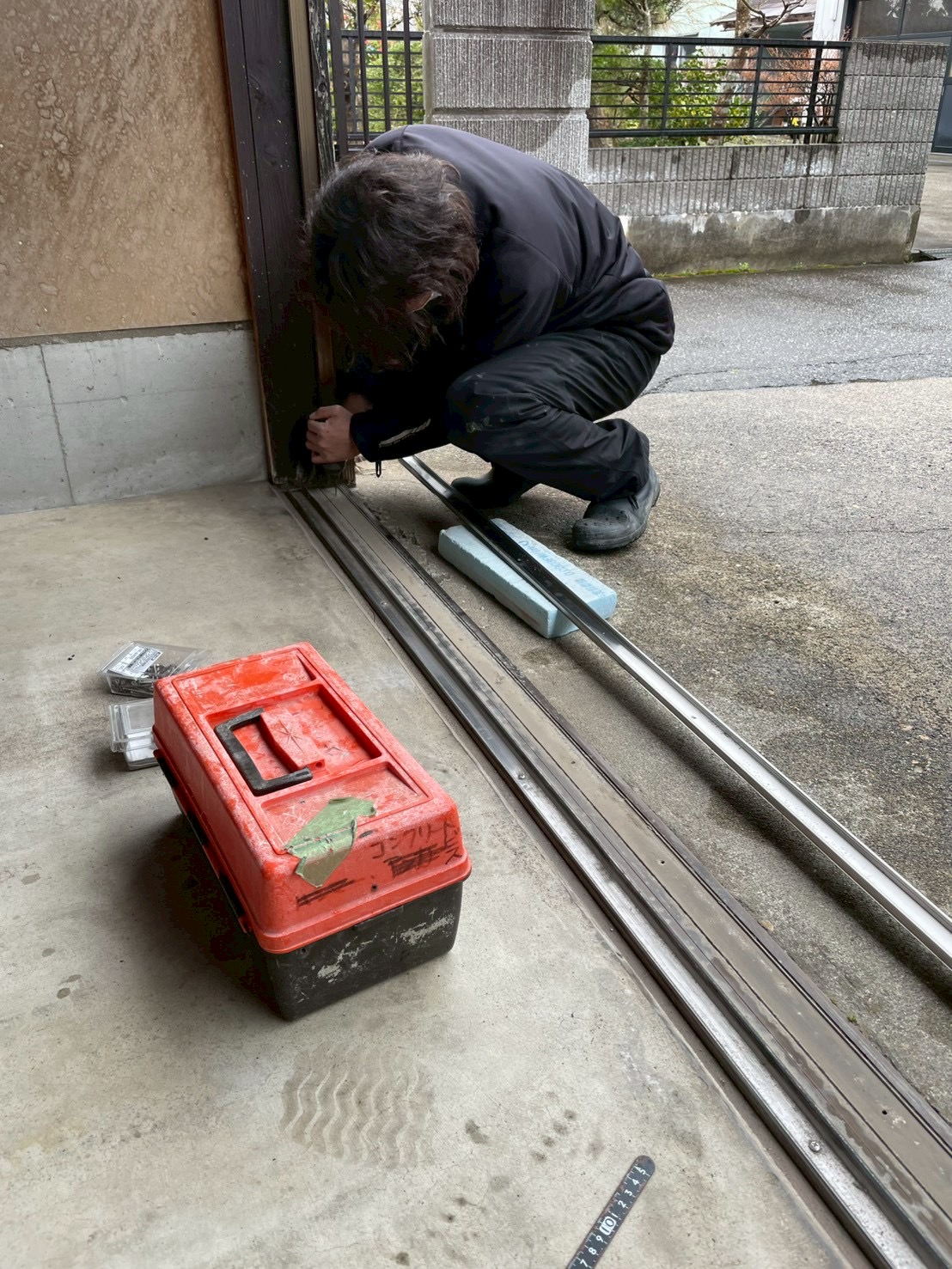 石川住器の✨車庫入口 フロントサッシレール交換✨の施工事例詳細写真2