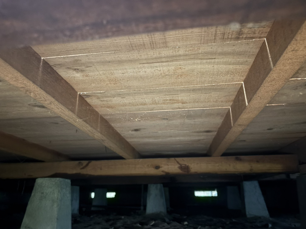 石川住器の床下断熱工事の施工前の写真3