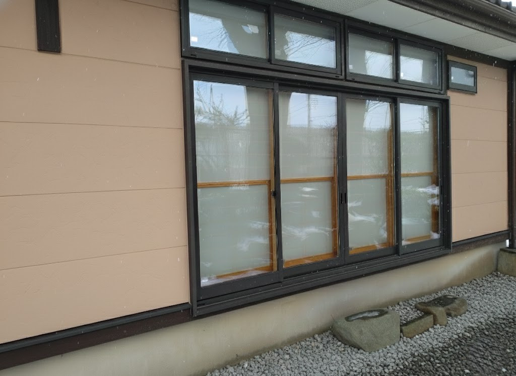 石川住器の✨リフォーム雨戸取付工事✨の施工前の写真1