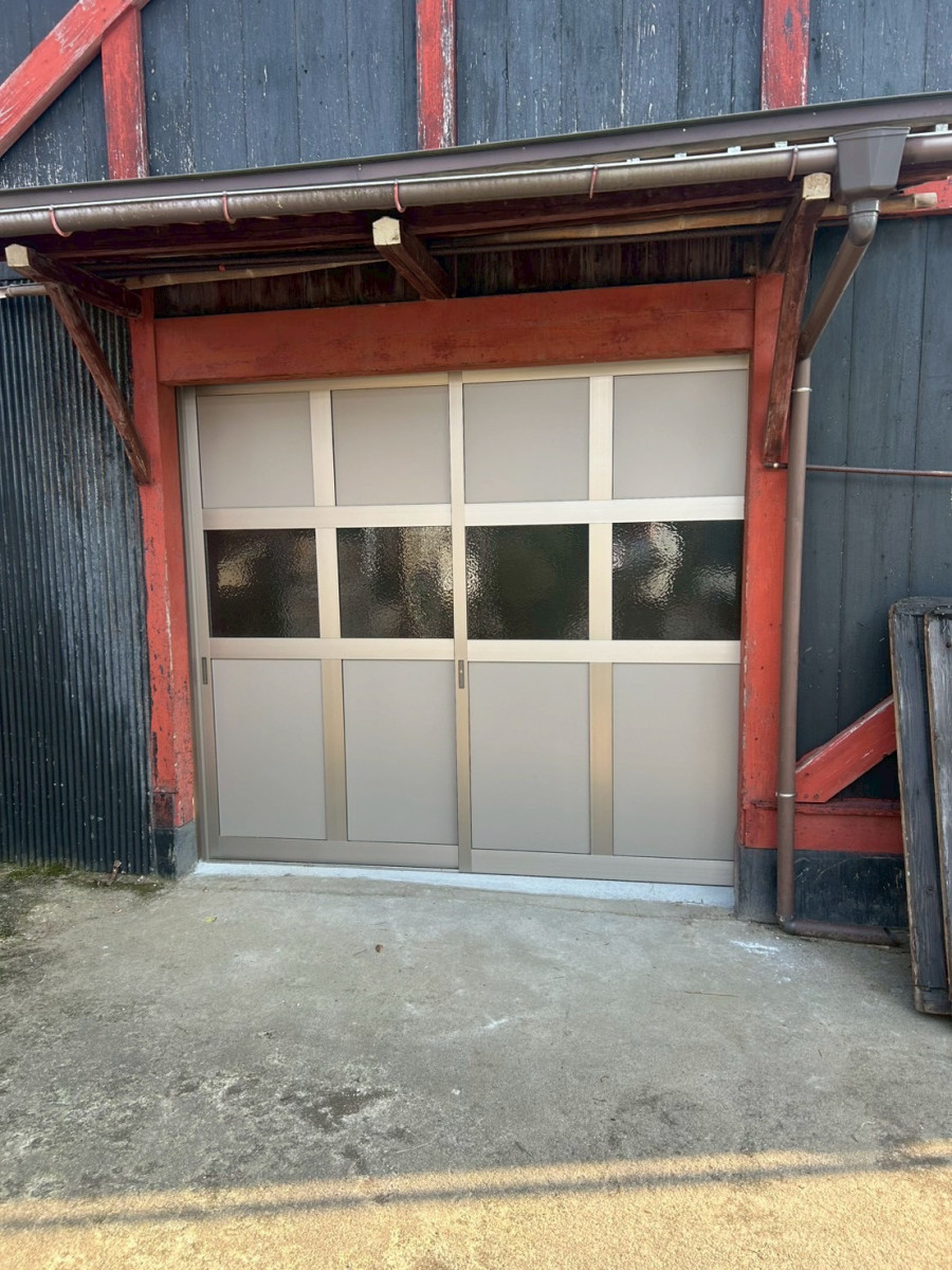 石川住器の✨蔵入口サッシ入替工事✨の施工後の写真1