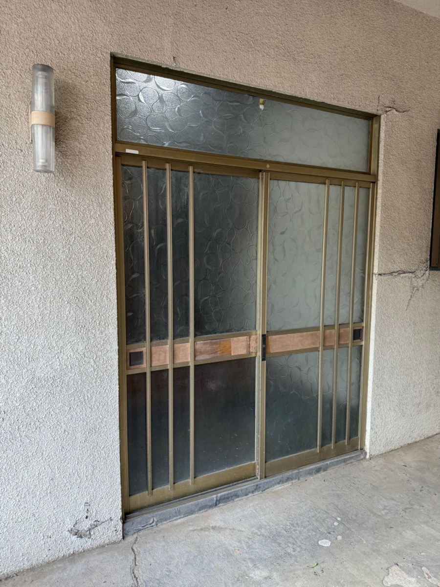 エコプロの玄関も防犯対策!!【武蔵村山市】の施工前の写真1