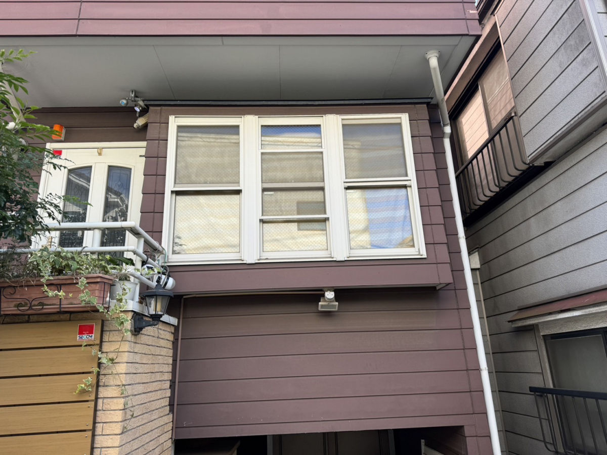 エコプロの面格子で防犯対策！【武蔵村山市】の施工前の写真1