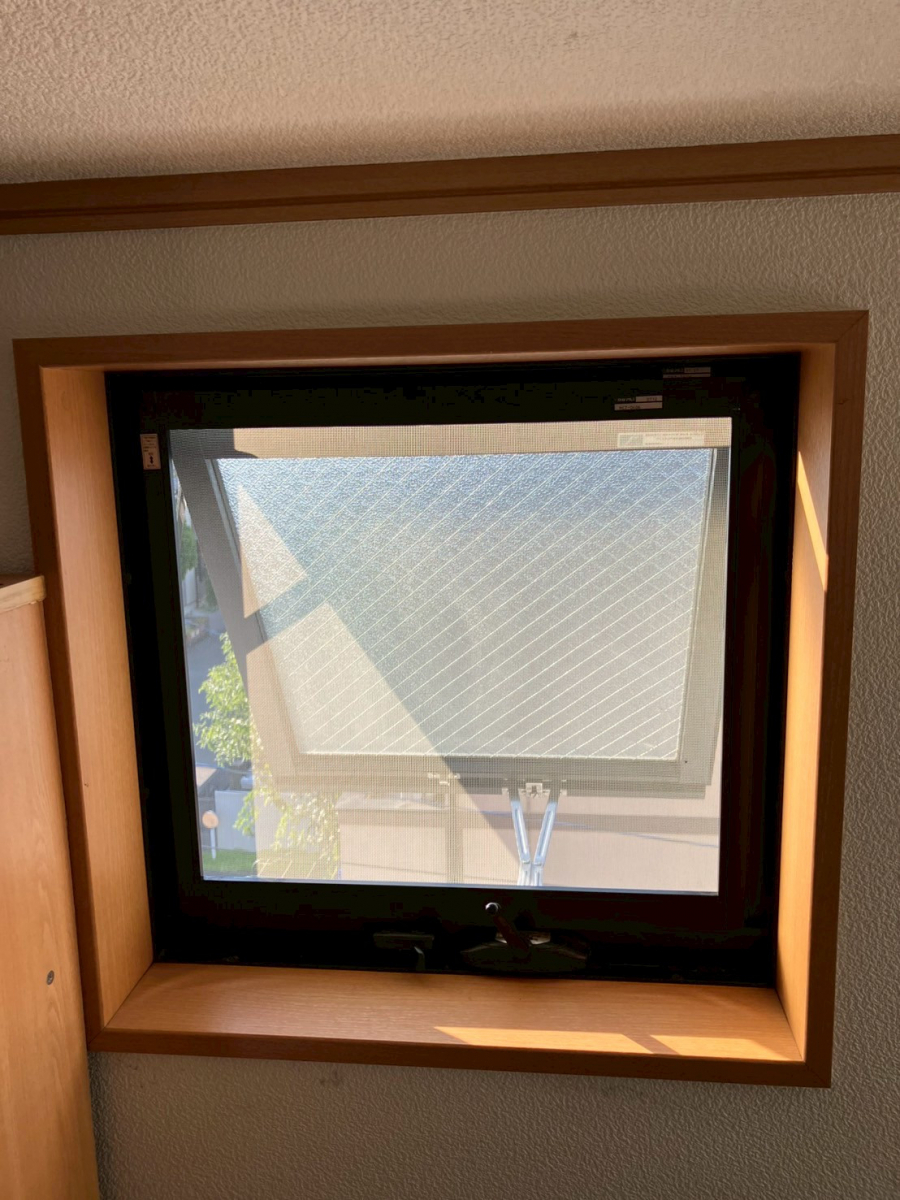 エコプロのこんな小さな窓にも…？【武蔵村山市】の施工前の写真1