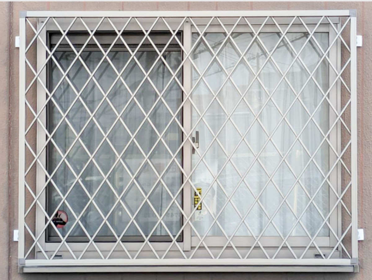 窓の達人！アーキサプライの防犯も安心！窓に面格子を取り付けて安全性アップ⤴の施工後の写真1