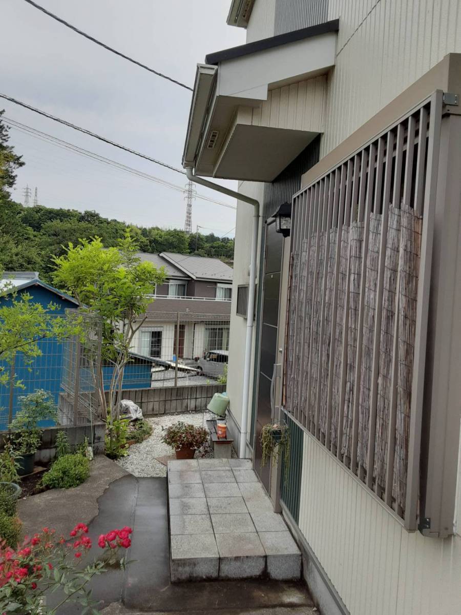 大成トーヨー住器のテラス屋根工事｜スピーネＦ型｜ＬＩＸＩＬ｜雨除け｜日除け｜小田原市｜ひさし工事の施工前の写真1