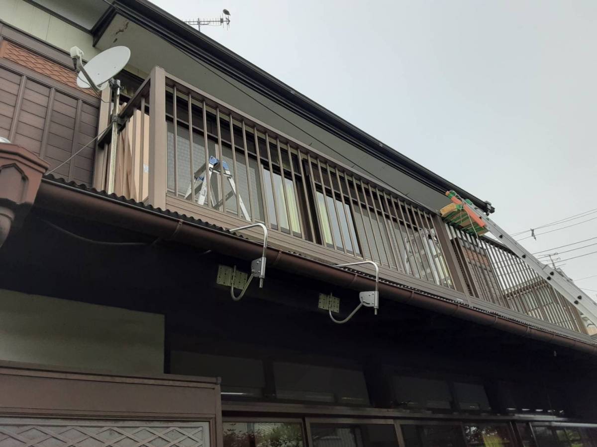 大成トーヨー住器のテラス屋根工事｜テラスＶＳ｜ＬＩＸＩＬ｜風に強いテラス｜小田原市｜の施工前の写真1