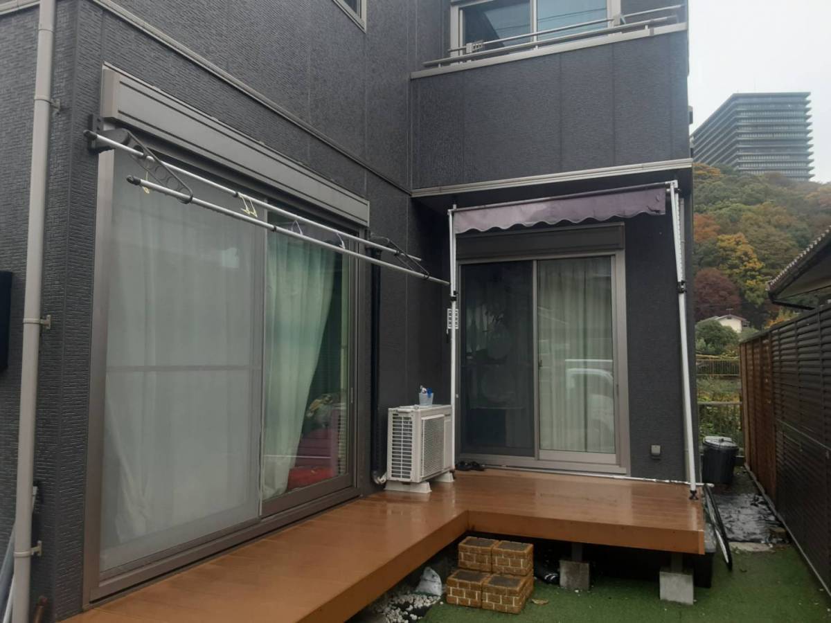 大成トーヨー住器のテラス屋根取付工事｜スピーネＦ｜ＬＩＸＩＬ｜急な雨でも安心｜日除け｜雨除け｜小田原市の施工前の写真1