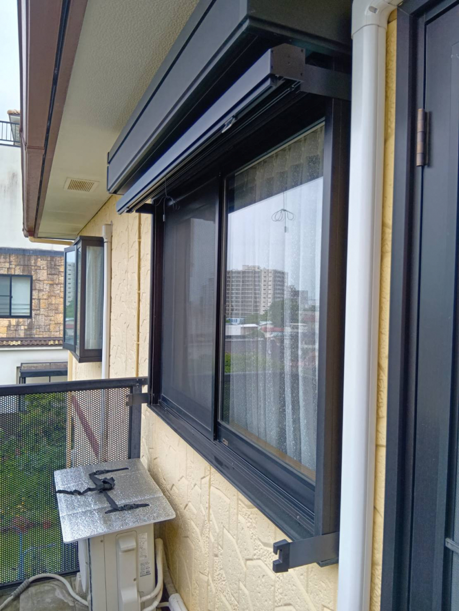 大成トーヨー住器の日よけ|スタイルシェード|窓まわりリフォーム|1日施工|秦野付近の施工後の写真1