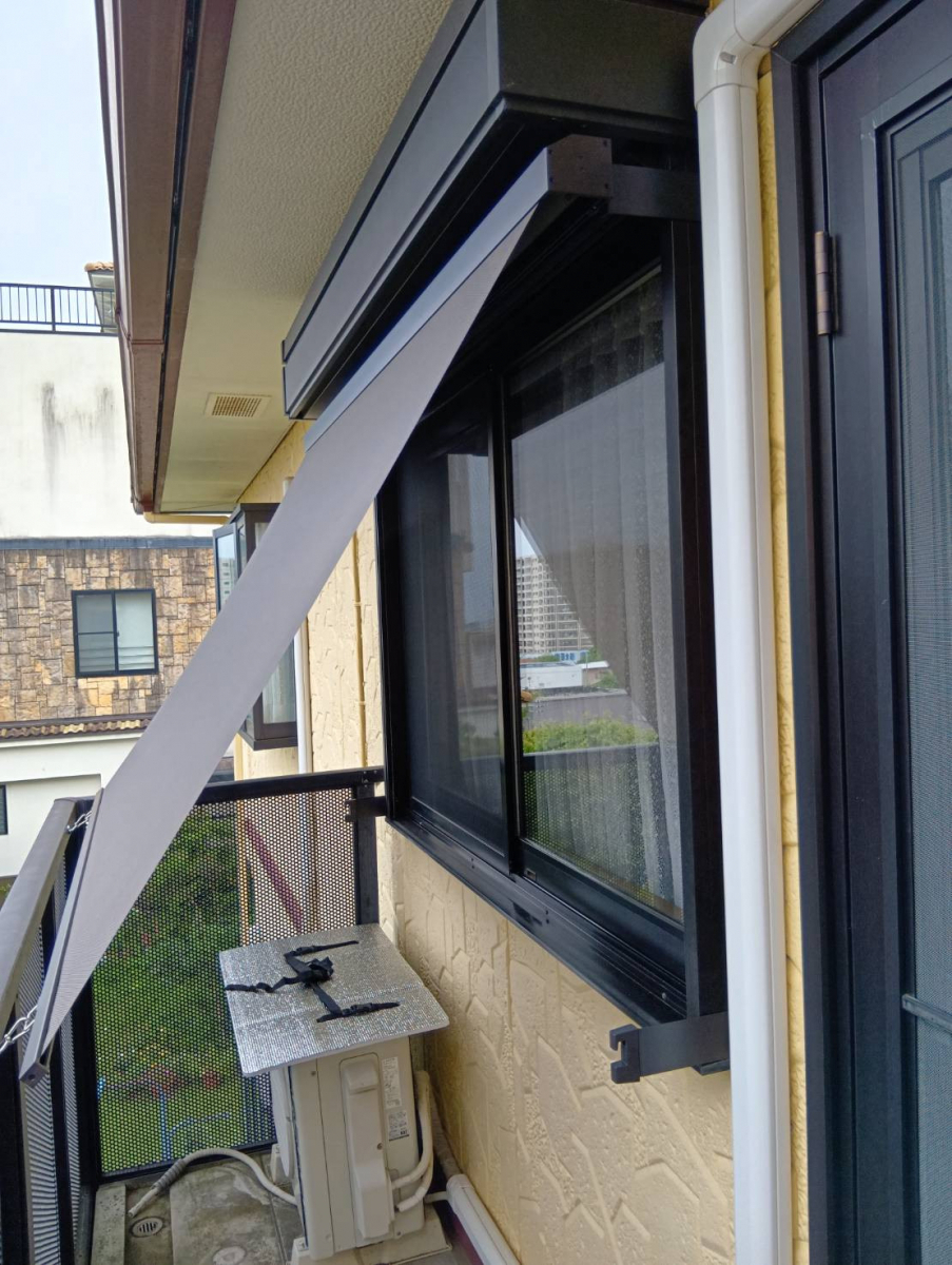大成トーヨー住器の日よけ|スタイルシェード|窓まわりリフォーム|1日施工|秦野付近の施工後の写真2