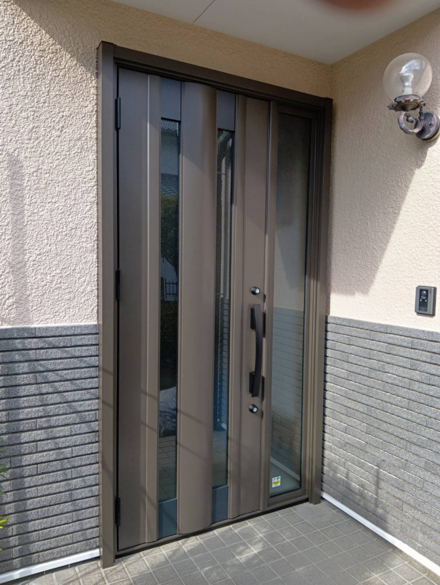 大成トーヨー住器の玄関ドア｜リシェント｜玄関ドアリフォーム｜小田原市｜平塚市の施工後の写真1
