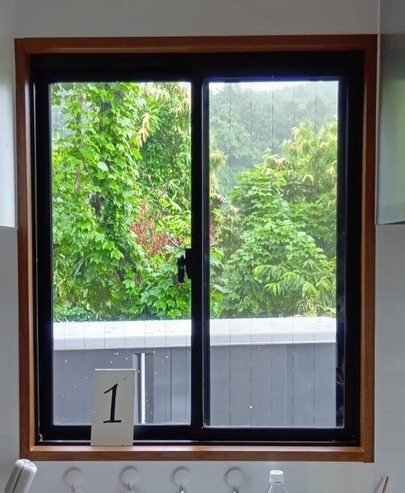 大成トーヨー住器のインプラス|二重窓|内窓|補助金|リフォーム|小田原市の施工前の写真1