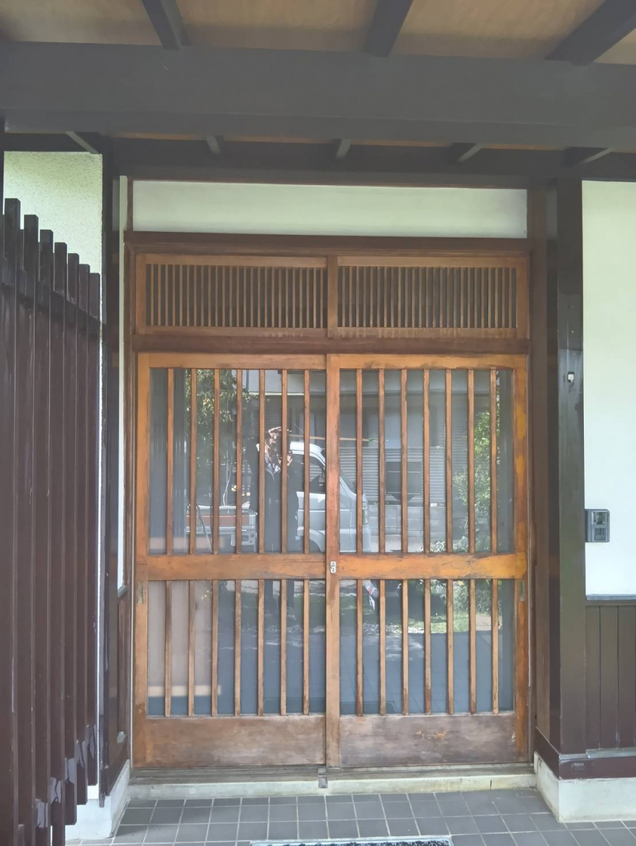 大成トーヨー住器の玄関引戸リフォーム|リシェント|玄関引戸|1日でリフォーム|小田原市の施工前の写真1