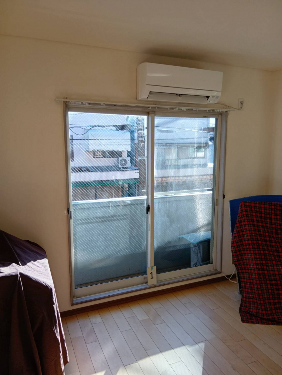 大成トーヨー住器のインプラス｜二重窓｜内窓｜補助金｜リフォーム｜小田原市内の施工前の写真1