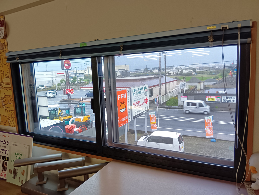 大成トーヨー住器の内窓|インプラス|補助金|断熱対策|結露対策|壊さないリフォーム|小田原市の施工後の写真1