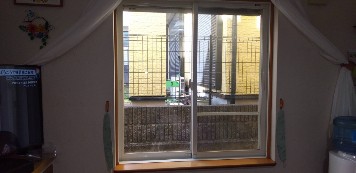 大成トーヨー住器のインプラス｜二重窓｜内窓｜断熱効果｜南足柄の施工前の写真1