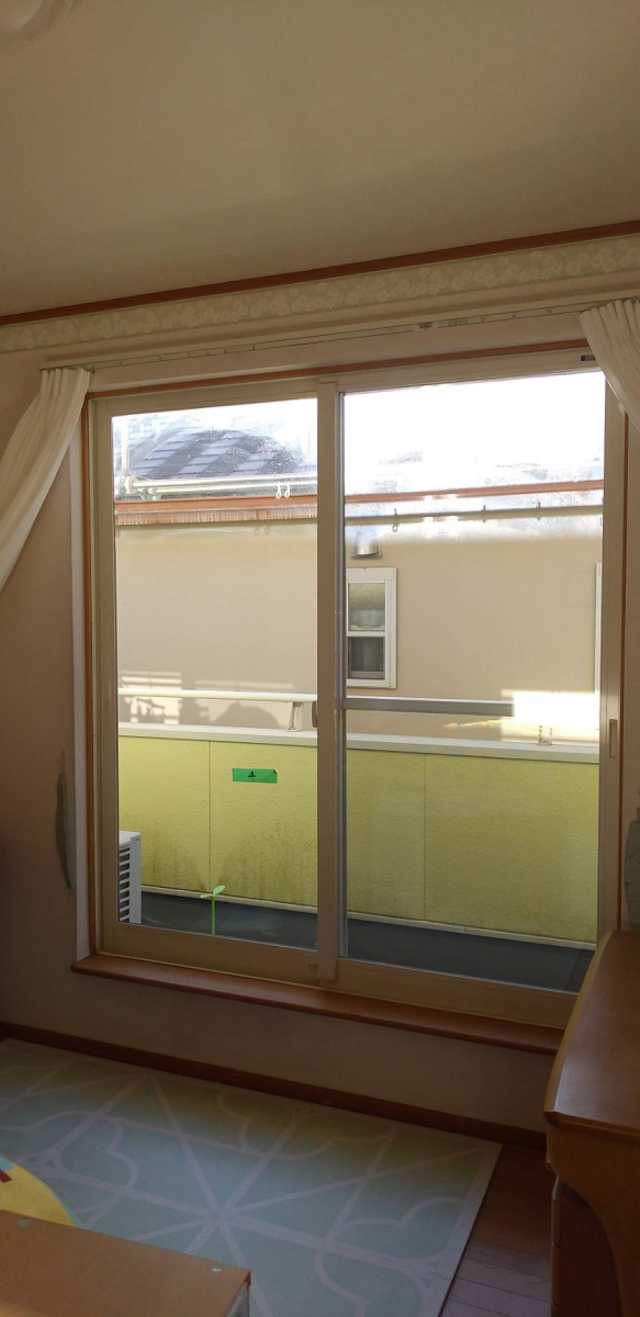 大成トーヨー住器のインプラス｜二重窓｜内窓｜１日施工｜断熱｜小田原市内の施工前の写真1