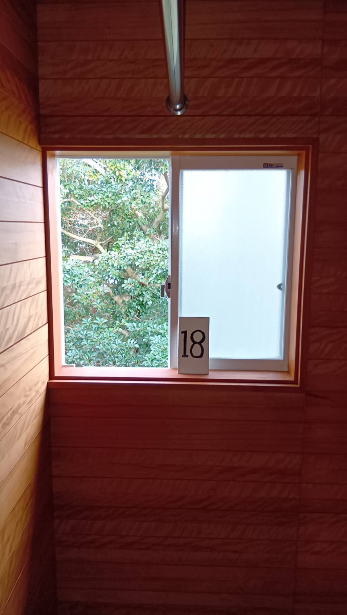 大成トーヨー住器の内窓｜インプラス｜断熱リフォーム｜補助金｜壊さないリフォーム｜小田原市の施工前の写真1