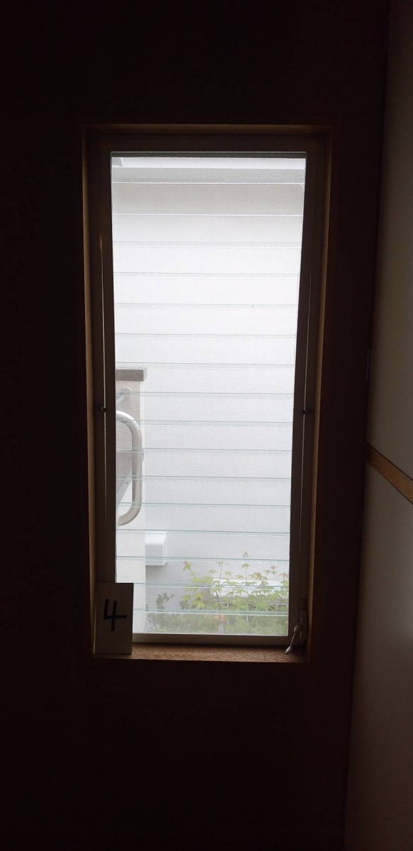 大成トーヨー住器のリプラス｜外窓交換｜壁を壊さないリフォーム｜2026年補助金｜大井町付近の施工前の写真1