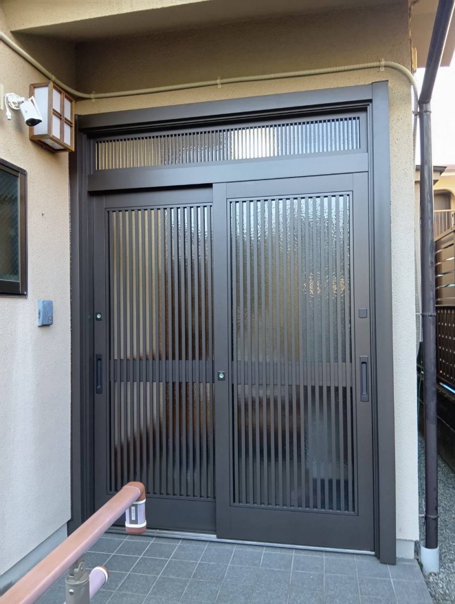 大成トーヨー住器のリフォーム、玄関引戸、１日工事、リシェントの施工後の写真1
