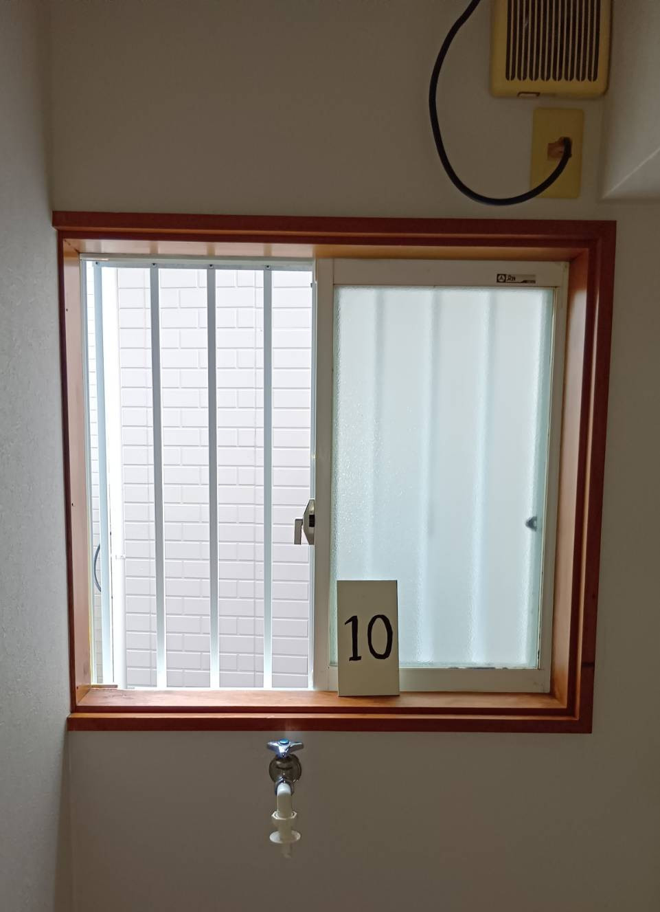 大成トーヨー住器の内窓取付｜インプラス｜補助金活用｜１日施工｜暑さ・寒さ入る隙なし｜小田原市の施工前の写真1