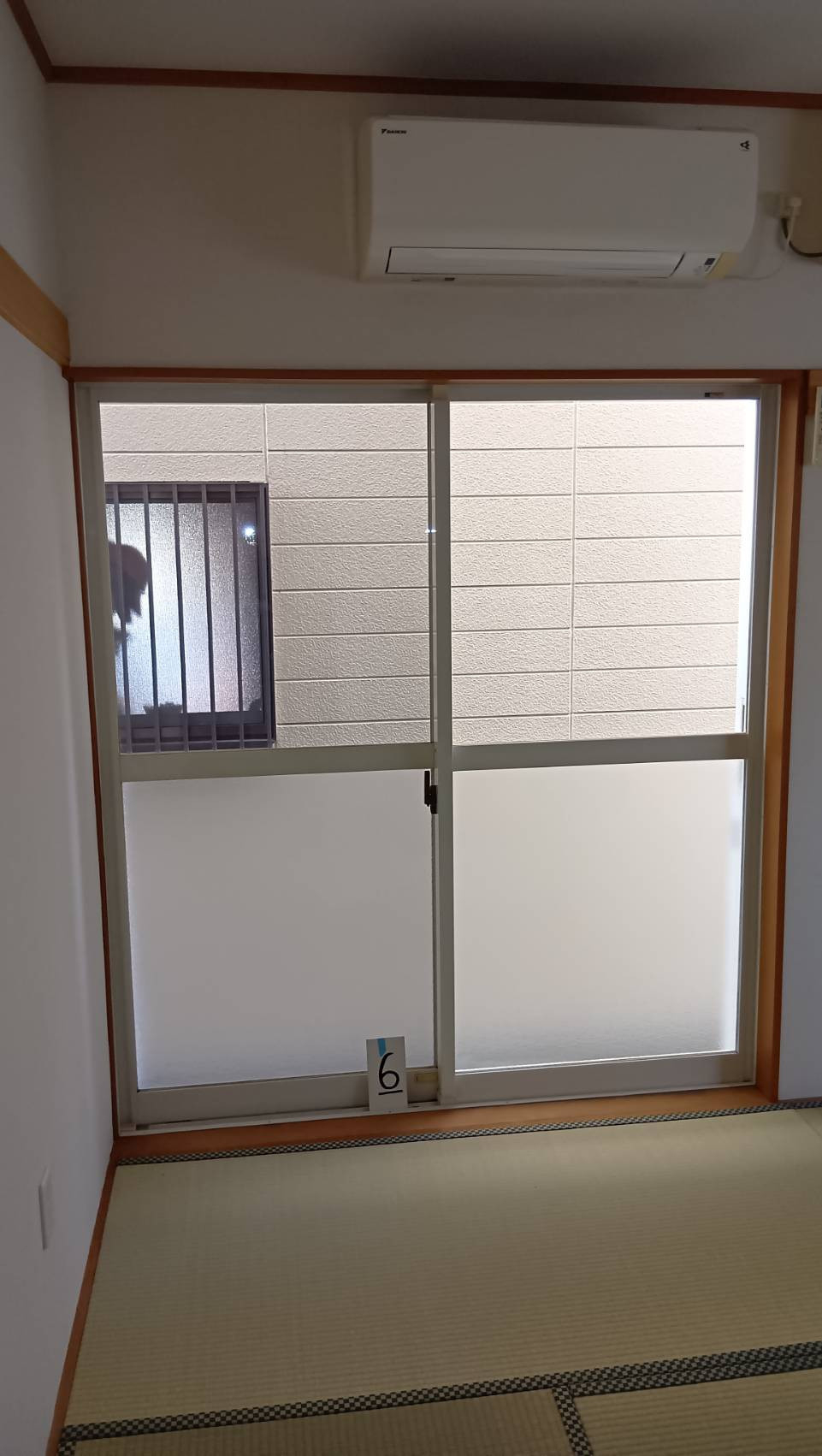 大成トーヨー住器の内窓取付｜インプラス｜断熱リフォーム｜補助金｜先進的窓リノベ｜小田原市の施工前の写真1