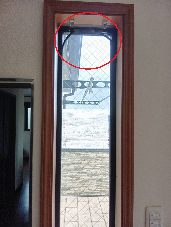 大成トーヨー住器のビート交換｜ガラス押えゴム交換｜ゴムパッキン｜グレチャン｜小田原市｜秦野市の施工前の写真1