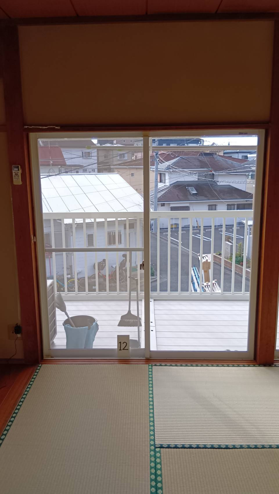 大成トーヨー住器の内窓｜インプラス｜先進的窓リノベ｜壊さないリフォーム｜入る隙なし｜小田原市の施工前の写真1