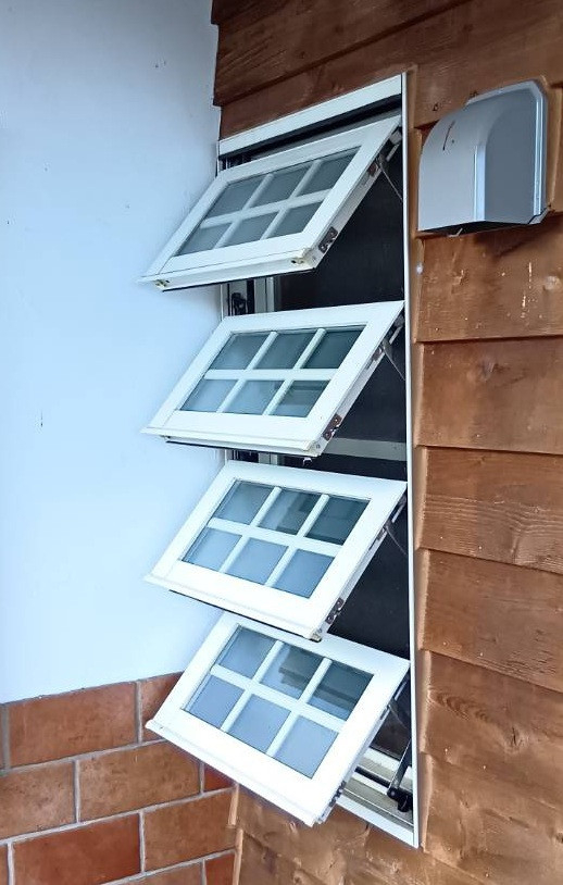 大成トーヨー住器のリプラス｜窓交換｜窓リフォーム｜居室仕様｜秦野市の施工前の写真1