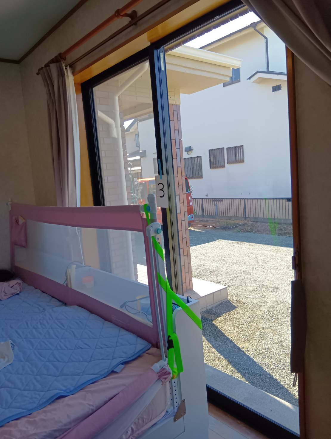 大成トーヨー住器のインプラス｜内窓取付｜二重窓｜補助金活用｜１日施工｜壁を壊さないリフォーム｜小田原市の施工前の写真1