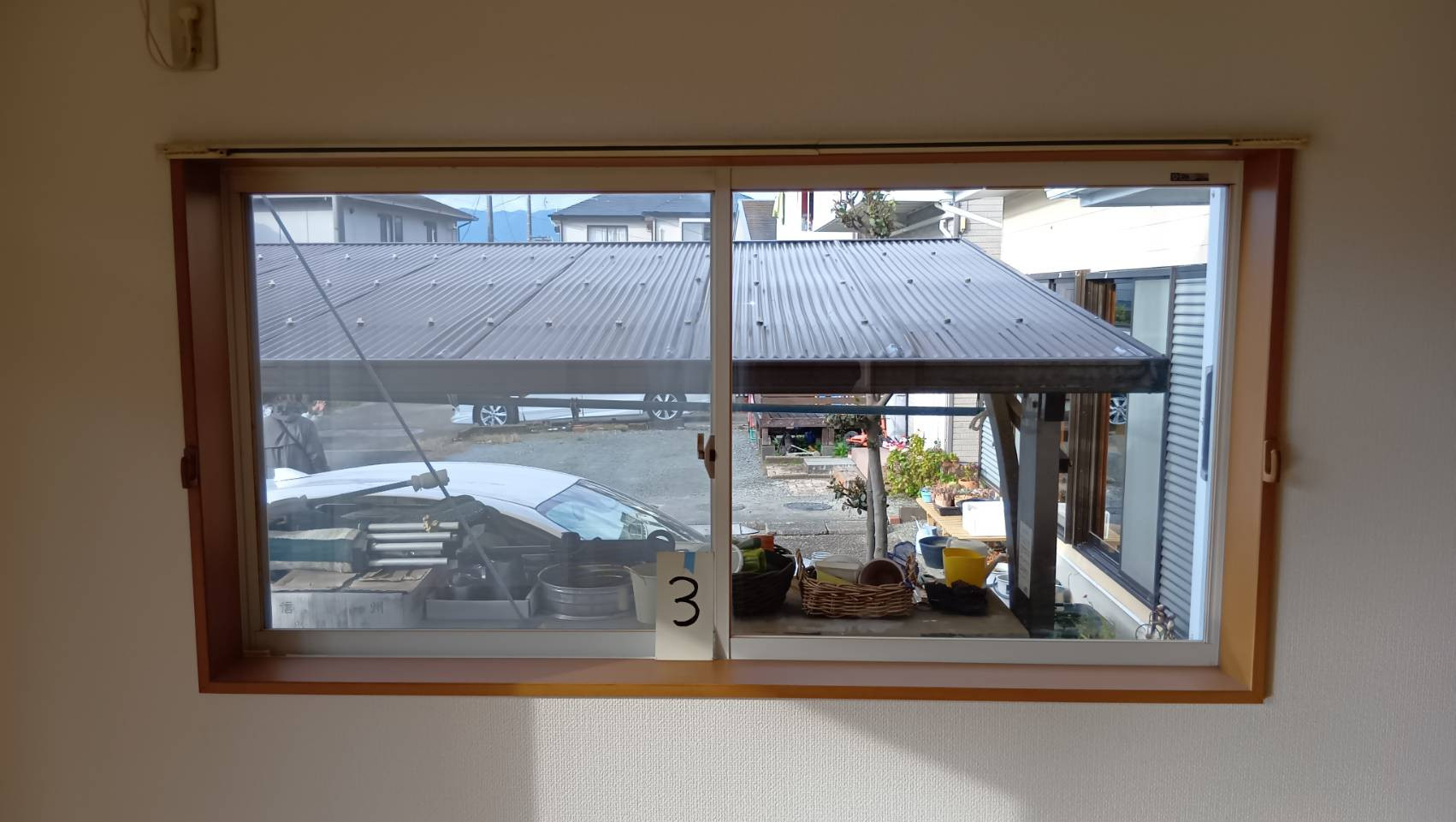 大成トーヨー住器のインプラス｜二重窓｜内窓｜壁を壊さないリフォーム｜南足柄の施工前の写真1