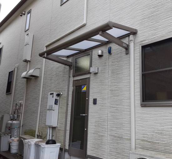 大成トーヨー住器のテラス屋根取付工事施工事例写真1