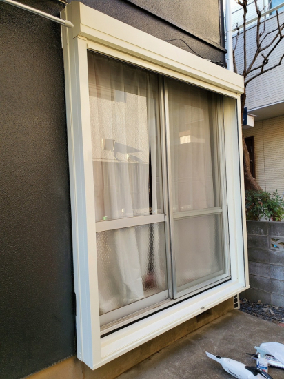 そうぶwindow&doorの【ふじみ野市】雨戸リフォーム　雨戸から手動シャッターへ交換工事施工事例写真1