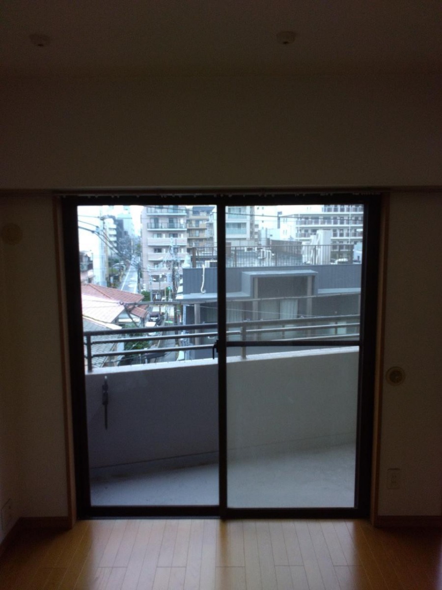 そうぶwindow&doorの【品川区】補助金を使って内窓設置工事!!の施工前の写真1