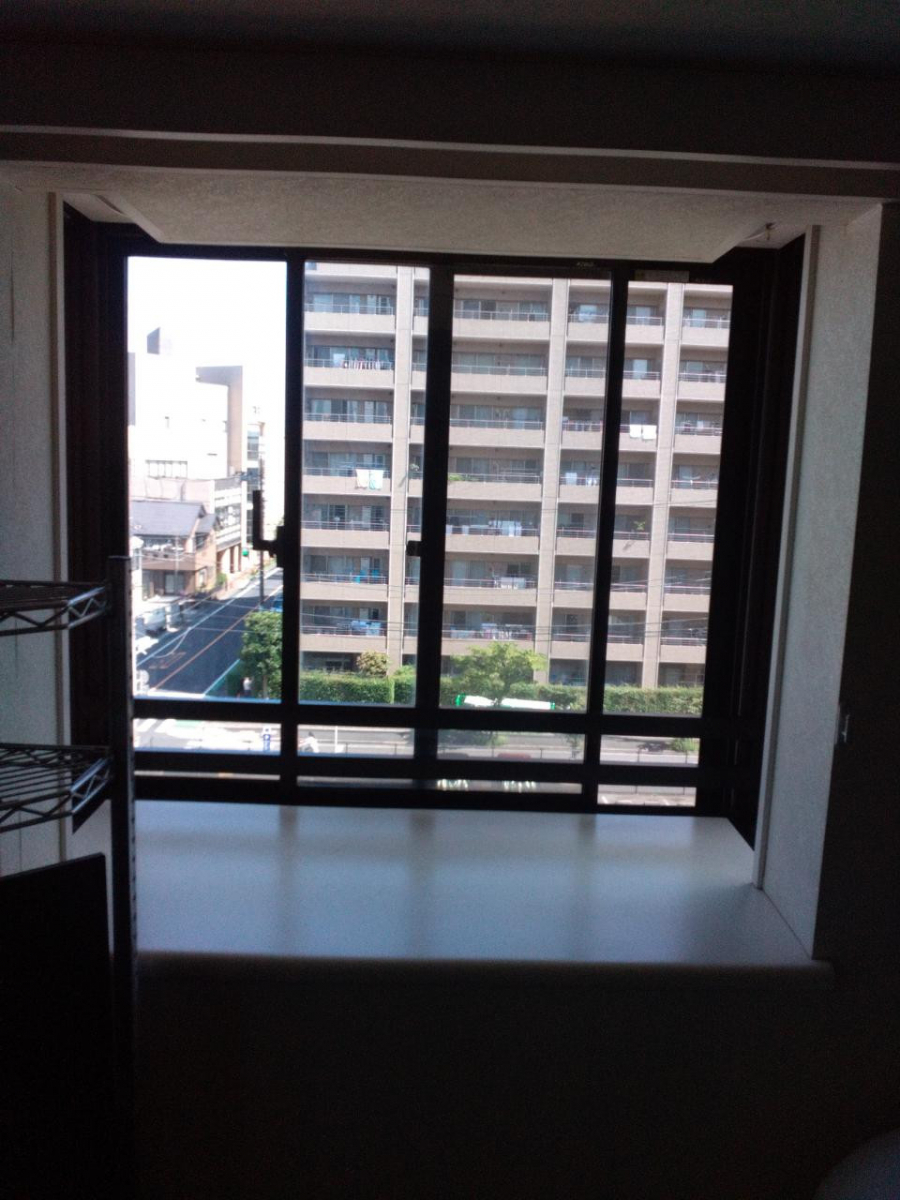 そうぶwindow&doorの【江戸川区】出窓にも内窓インプラス工事の施工前の写真2
