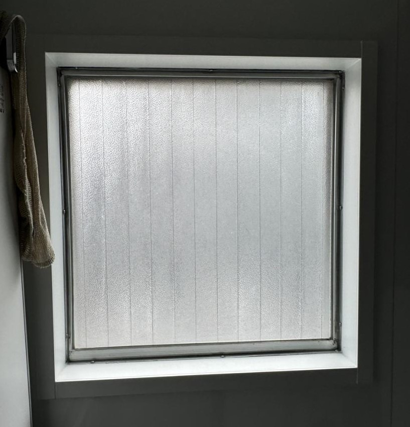 そうぶwindow&doorの【目黒区】はめゴロシ窓(FIX窓)に内窓インプラス設置してきました(^^)/の施工前の写真3
