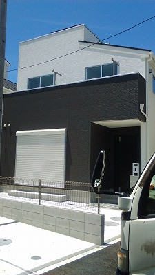そうぶwindow&doorの【東京都】ベランダの屋根を取り付けてきました🌟の施工前の写真1