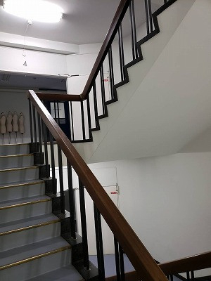 そうぶwindow&doorの【千葉県】小学校の階段のパネルを取り付けてきました！の施工前の写真1