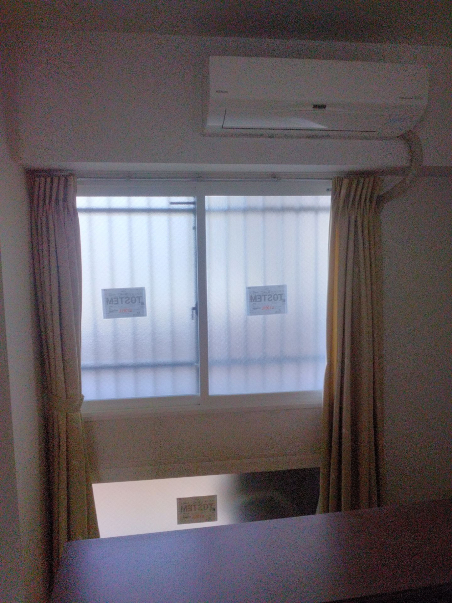 そうぶwindow&doorの【江戸川区】足元のFIX窓（はめ殺し窓）に内窓インプラスを取り付けました！の施工後の写真2