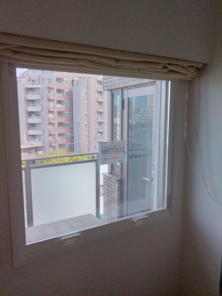 そうぶwindow&doorの【江戸川区】足元のFIX窓（はめ殺し窓）に内窓インプラスを取り付けました！の施工後の写真3