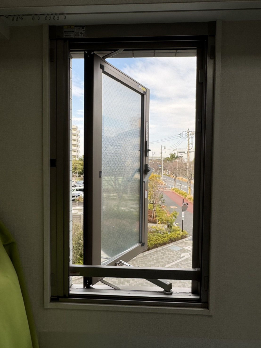 そうぶwindow&doorの【江戸川区】お部屋の窓すべてに内窓を設置しました(^^)/の施工前の写真1