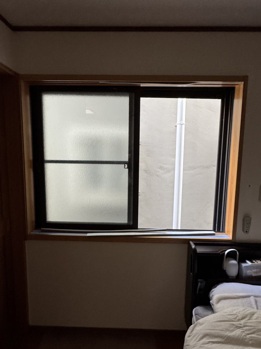 そうぶwindow&doorの【江戸川区】夜中にトイレに起きるのが怖いから窓をリフォームしたい。「さらば、氷の城。」の施工前の写真3