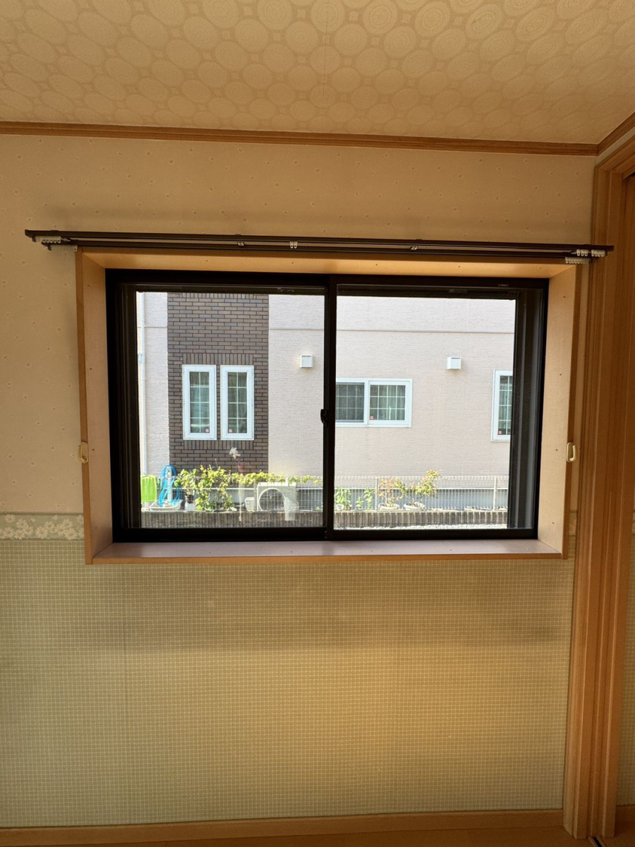 そうぶwindow&doorの【江戸川区】キッチンの極寒テラスドア卒業！料理中上半身はコンロの火で暑いのに足元は氷点下との事でしたの施工前の写真2