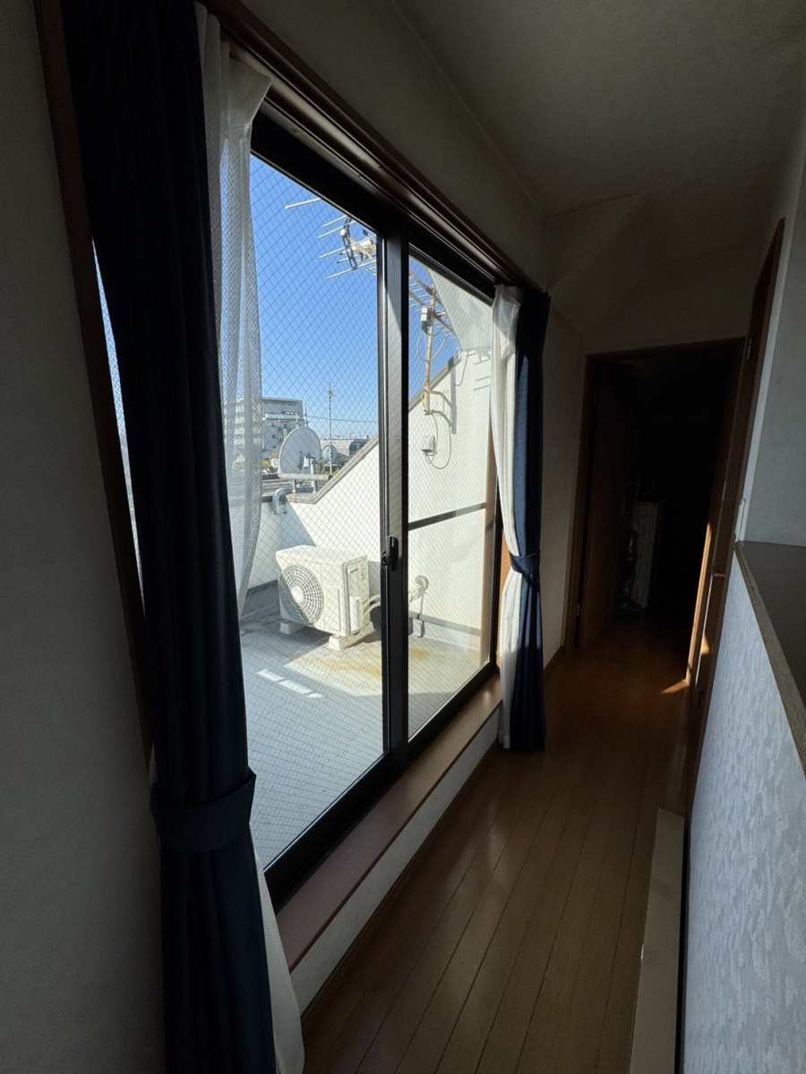 そうぶwindow&doorの【江戸川区】脱！極寒❄️窓際の「ひんやり」を解消したい！の施工前の写真3