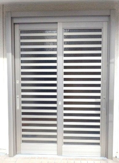 そうぶwindow&doorの【台東区】開けるたびに、気持ちまで軽くなる玄関へ。「リシェント」へ交換しました🚪の施工後の写真1