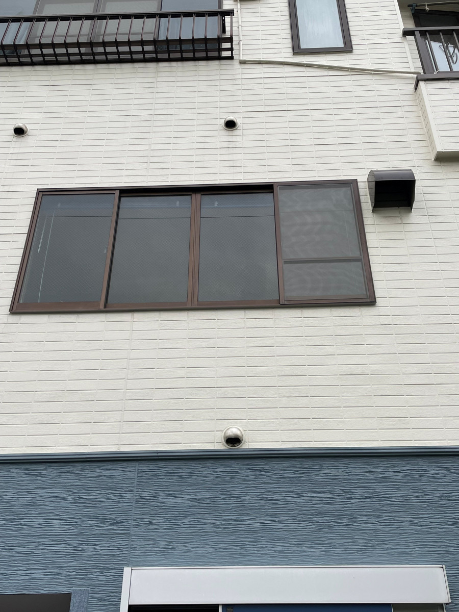 そうぶwindow&doorの【墨田区】老朽化した窓を交換したい🪟どんな大きな窓でも、安心施工で新しくできます✨の施工前の写真2
