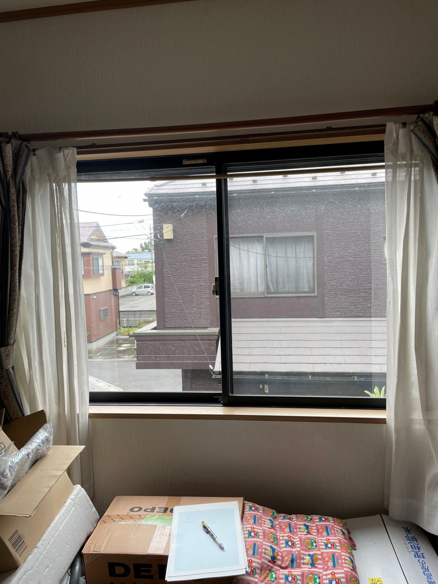 そうぶwindow&doorの【埼玉県】9つの窓すべてに内窓設置しました✨窓からの冷気をカット！の施工前の写真1