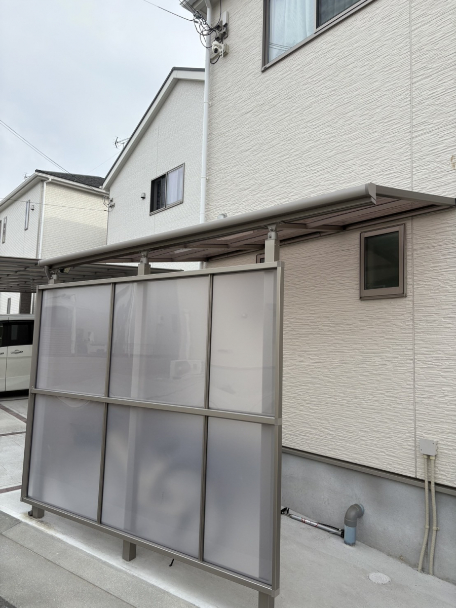 AL神戸のY様邸 テラス屋根設置工事の施工後の写真1