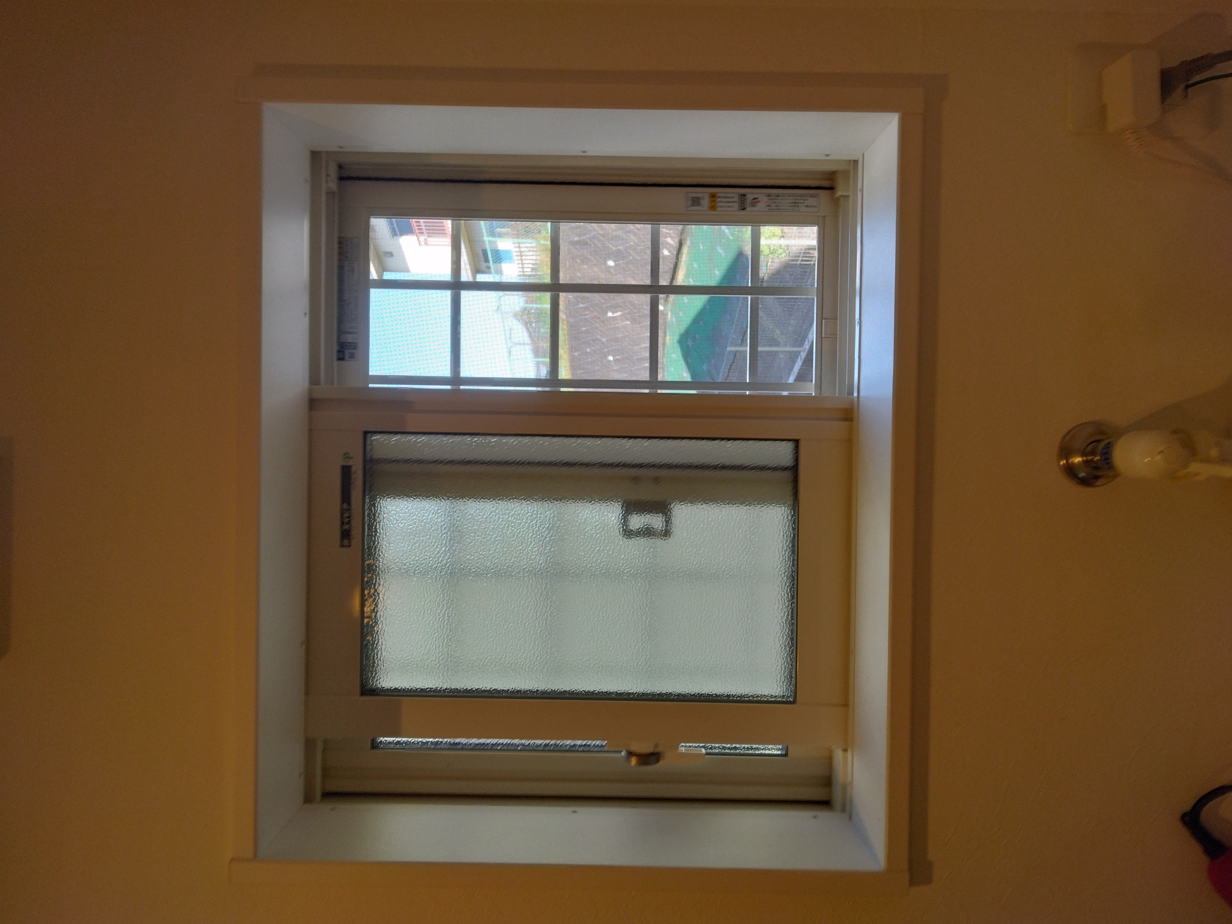 小島硝子の浴室と洗面所の断熱対策に、内窓を設置して断熱効果UP！の施工事例詳細写真1