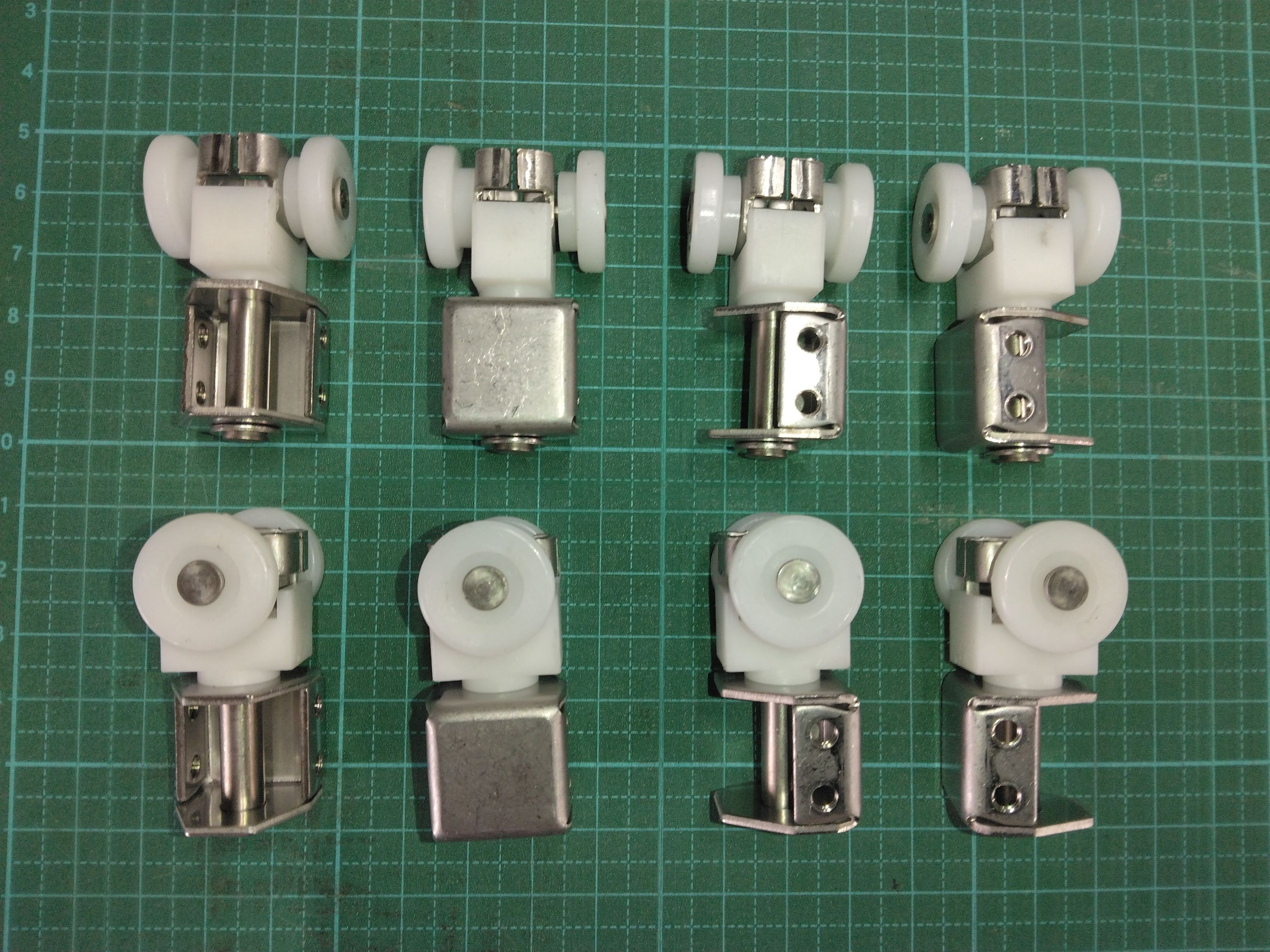 TOTO浴室折れ戸吊り車 AFKH-011入荷 小島硝子のブログ 写真1