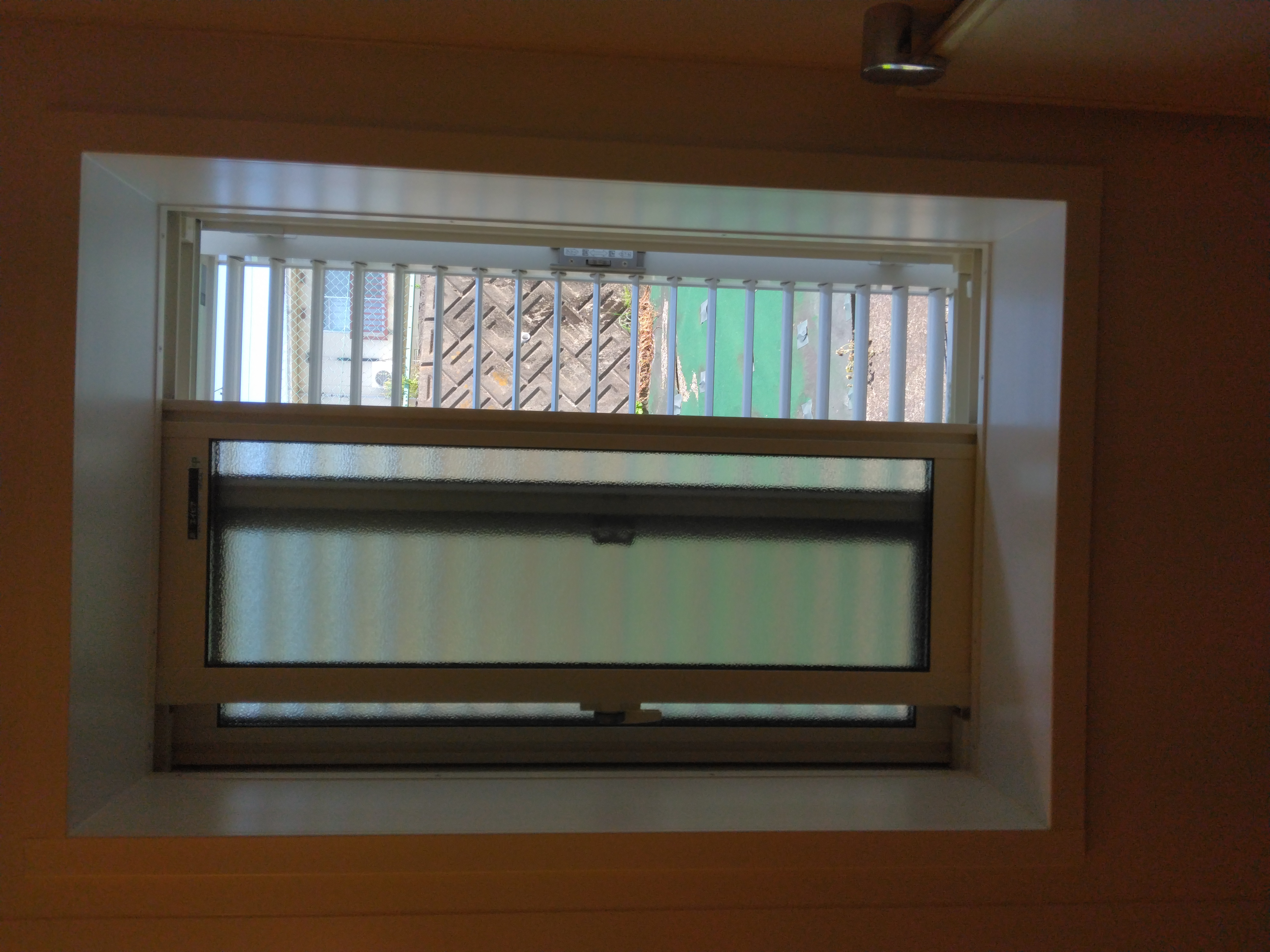 小島硝子の浴室と洗面所の断熱対策に、内窓を設置して断熱効果UP！の施工事例詳細写真3
